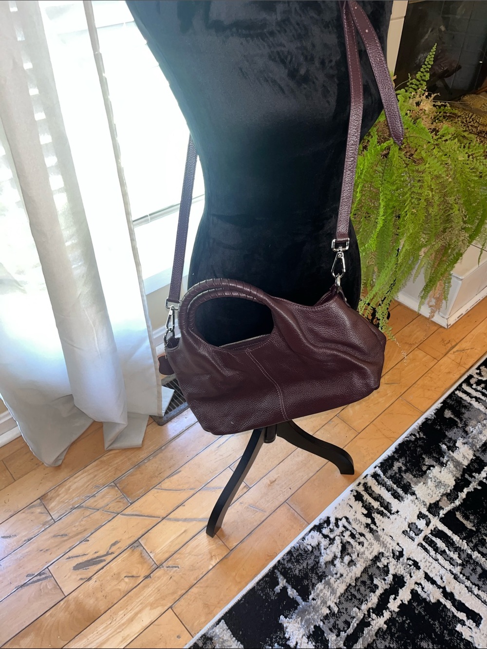 Iswee Classic Women's Shoulder Bag in Deep Plum